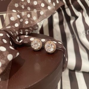 ✨HENRI BENDEL CLASSIC STUDS✨